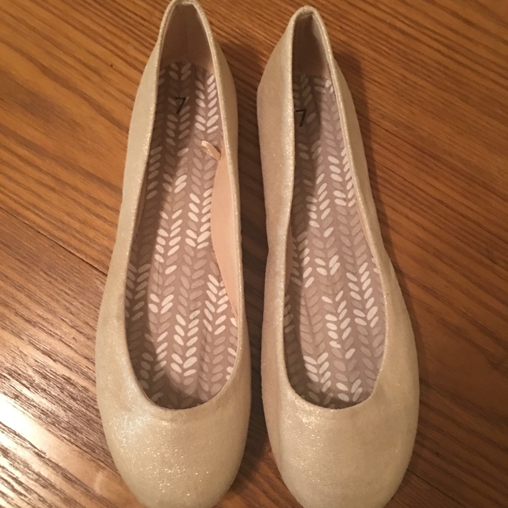 NWOT | Sparkly Gold Flats